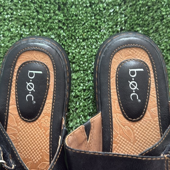 NWOT BOC Women’s Black Slip on Sandals with Adjustable Side Strap - Picture 3 of 11